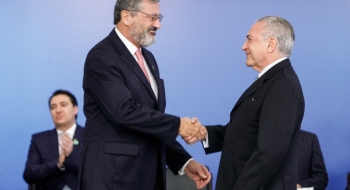 Governo vai empregar médicos venezuelanos para que atendam compatriotas